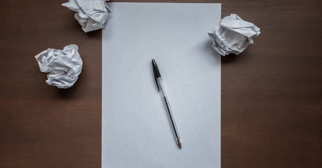 楽器を売る際にやってはいけない行動を示すイラスト。分解や放置された付属品など