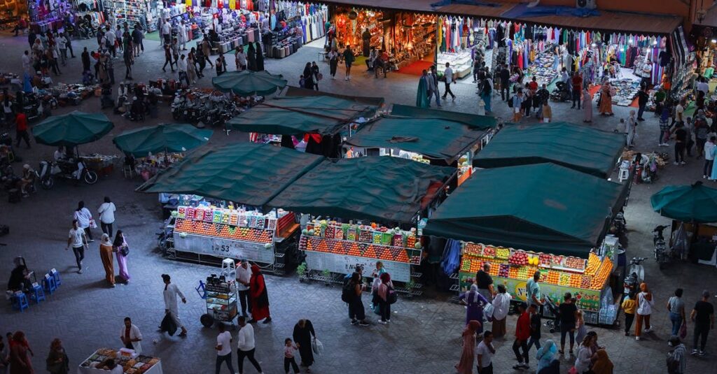 Switchを高く売るためのタイミングと買取価格変動の例を解説する図。