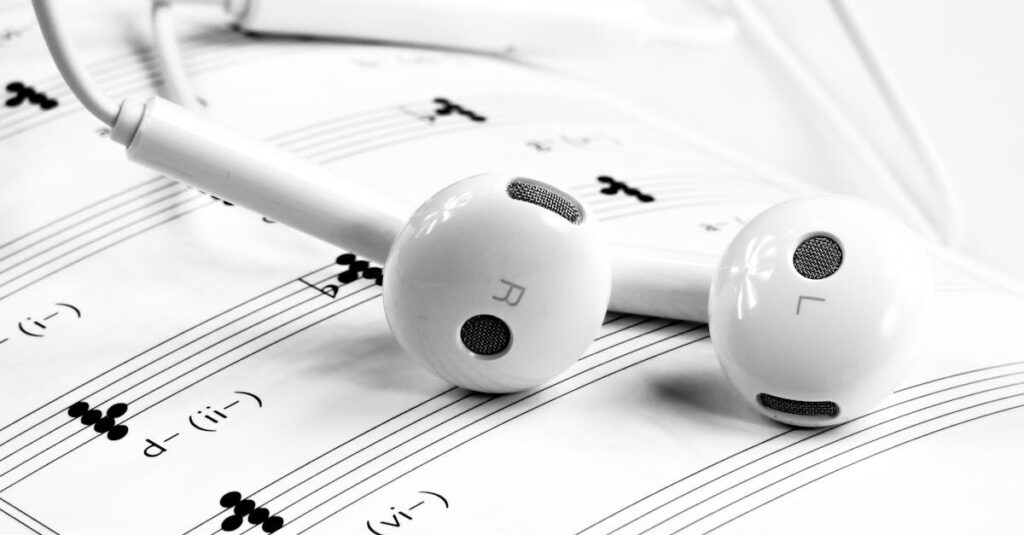 初心者が全国対応で信頼できる楽器買取業者を選んで安心している様子