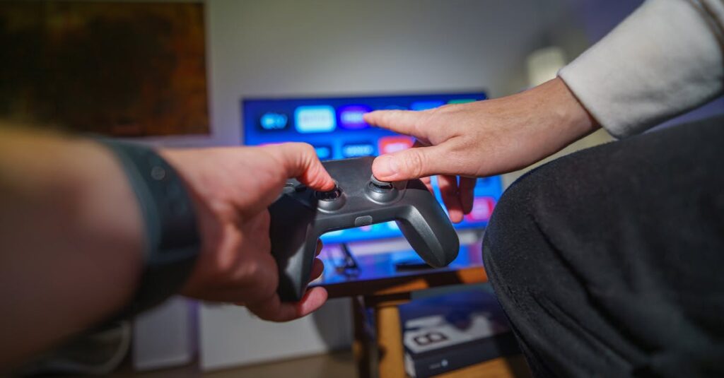 ゲームショップのカウンターで買取査定を受けている様子の画像