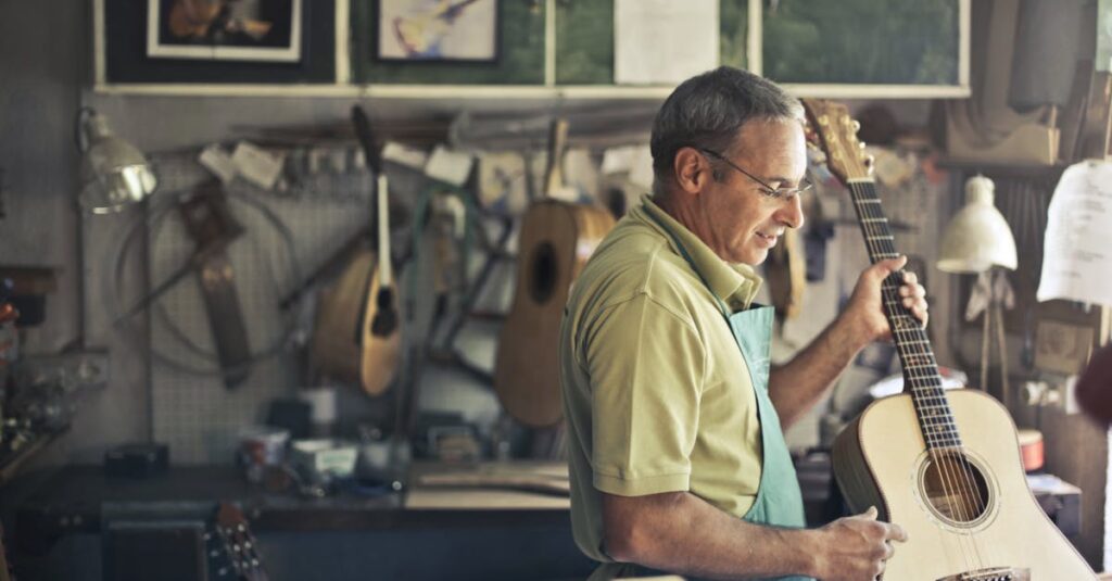 楽器出張買取業者を選ぶ際に確認すべき4つの重要ポイントを丁寧に解説する画像