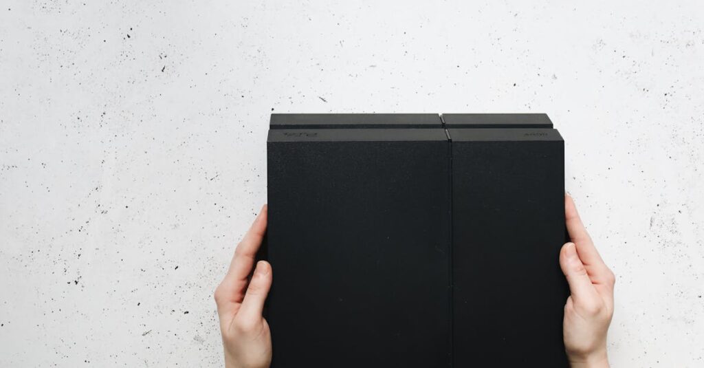 ゲームを買取前に掃除している人のイメージ画像