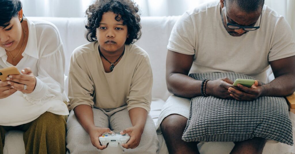 格安SIMを利用している子供向けスマートフォンと保護者の管理画面