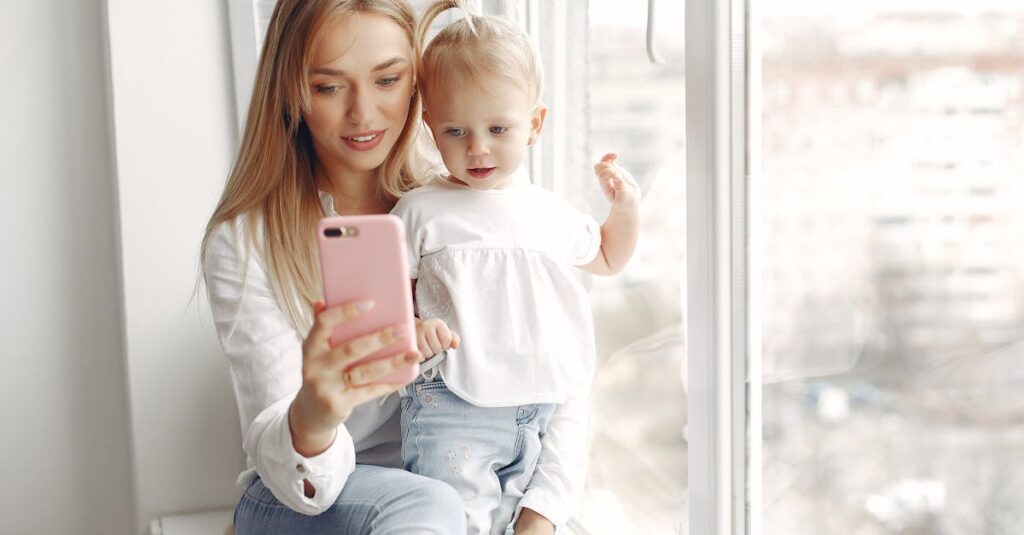 格安SIMを利用している子供向けスマートフォンと保護者の管理画面