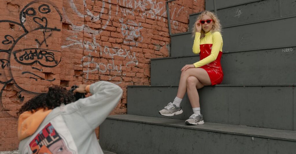 ゲームを査定に出す前にスマホで状態を撮影している様子