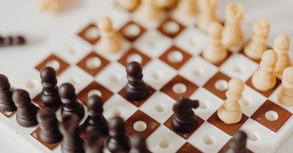 ゲームソフトの箱や説明書、付属品を確認しているイメージ画像