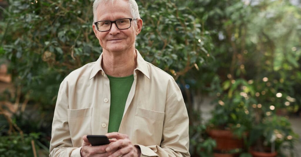 シニアが格安SIMに申し込む前に確認すべきポイントをチェックリスト形式で示すイメージ