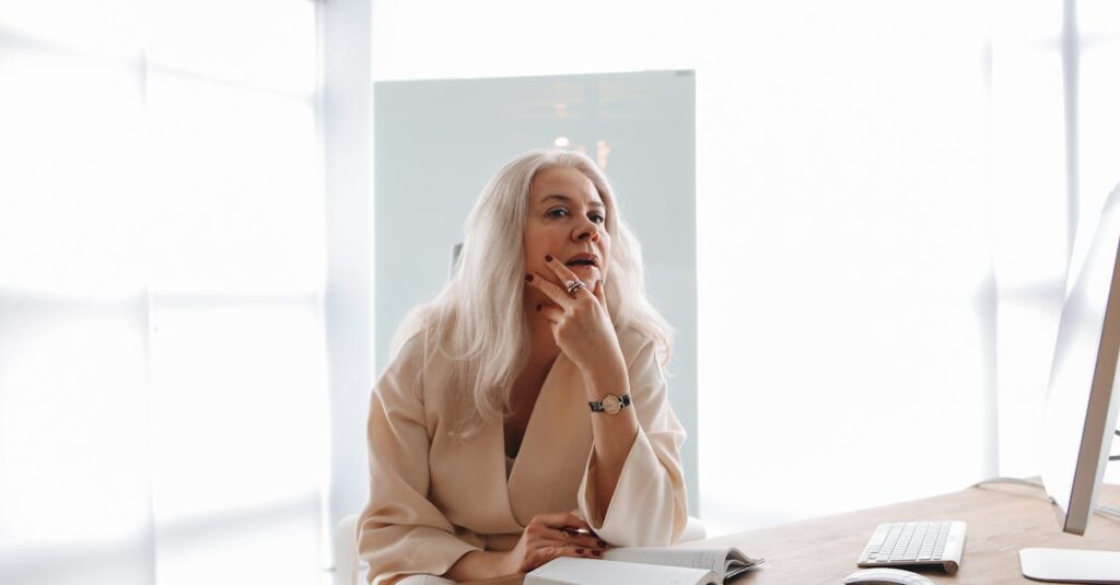 英会話教室選びで後悔する主婦のイメージ。失敗例として価格重視やスケジュール不一致などを表現した画像。