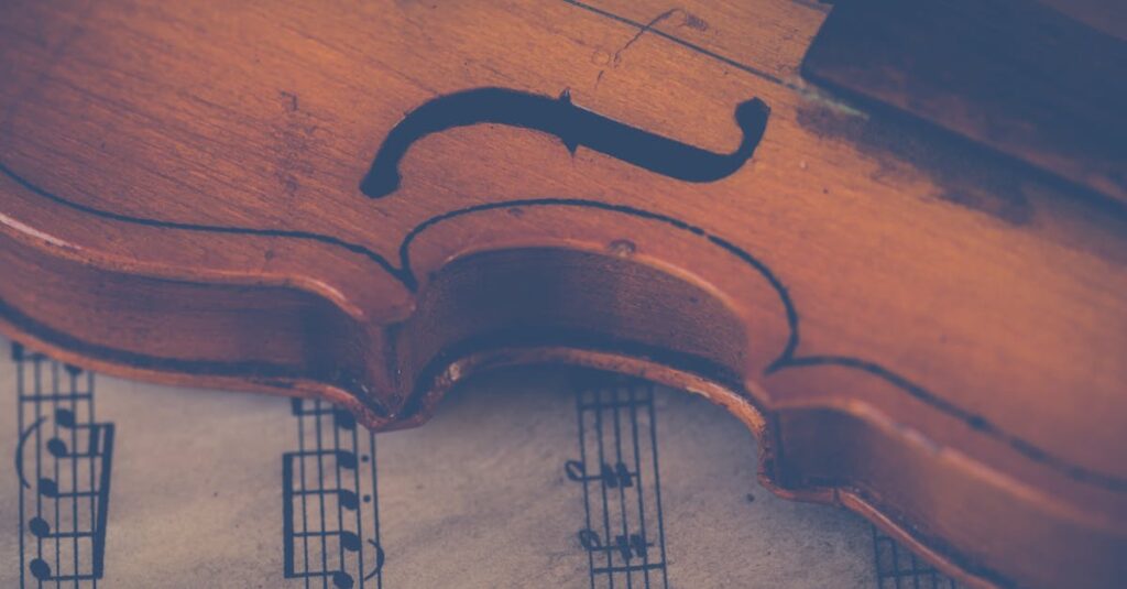 初心者が楽器買取方法を選ぶために比較しているイメージ