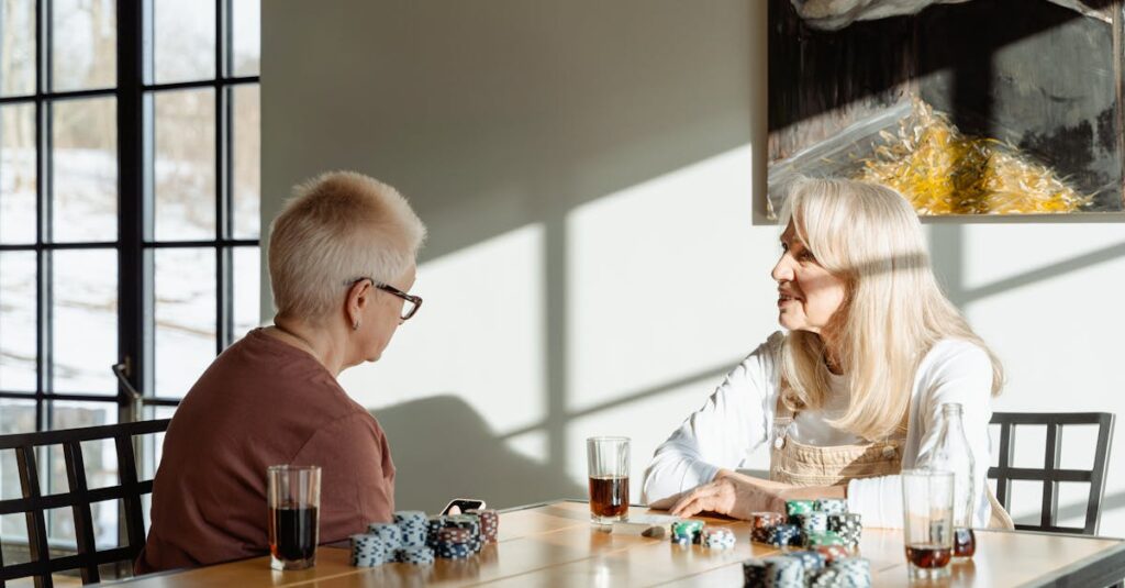 レトロゲームソフトを布や綿棒で掃除している様子のイメージ画像