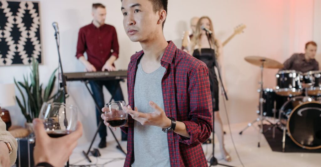 壊れた楽器でも売れるかを調べる初心者が具体例を見て安心している様子