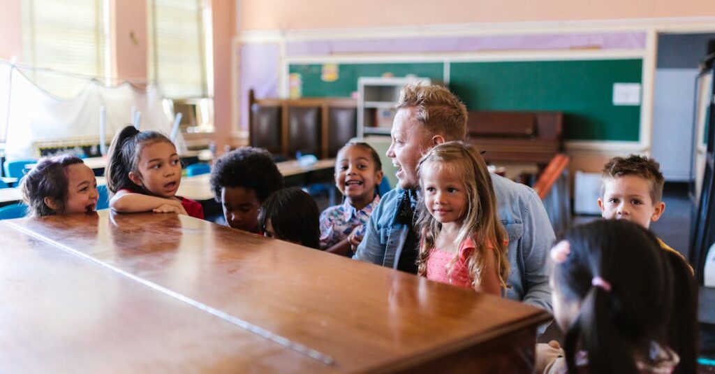 子どもが楽しそうに英語レッスンをしている様子