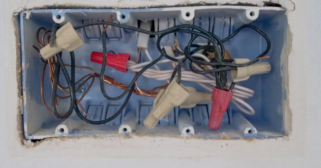 ネズミ駆除業者のタイプ別分類を表形式で示した図やアイコン付きの比較表