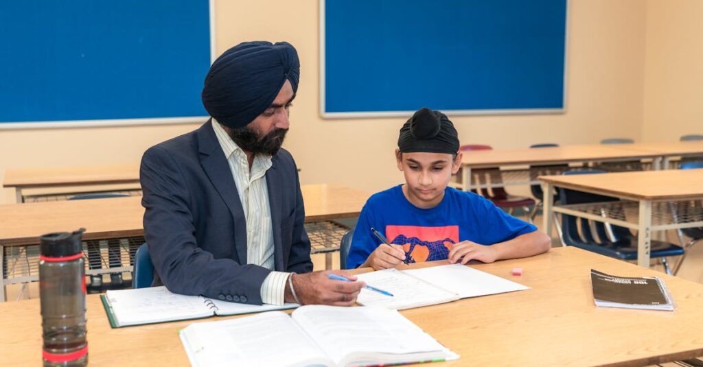 中学受験オンライン個別指導を受ける小学生のイメージ。自宅でパソコン越しに講師とマンツーマンで学習している様子