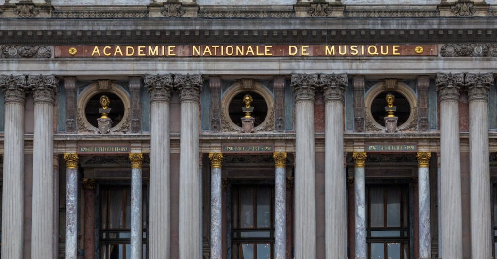 信頼されるファイナンシャルアカデミーの4つの根拠を示すビジュアル