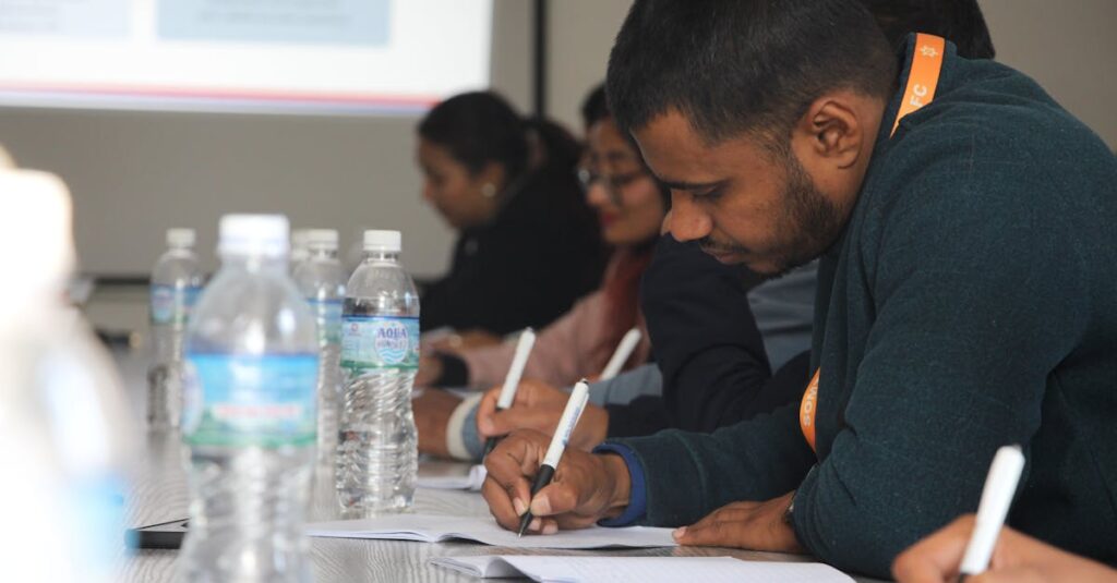 年代別に講座の受講目的や得られるメリットが異なることを示す図