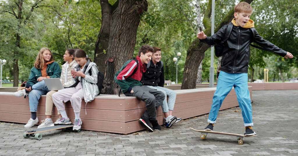 共働き家庭や兄弟で通う子どもに合わせた英会話スクールの選び方を検討している家族