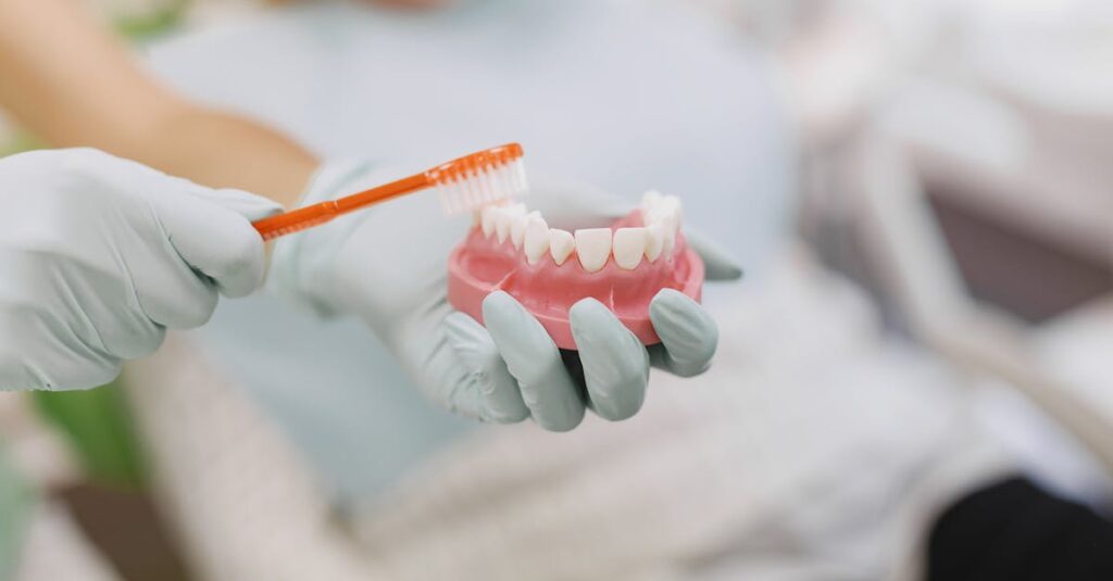 奇跡の歯ブラシが向いている人・向いていない人の違いを解説する図解イメージ。年齢やライフスタイル別に分類。