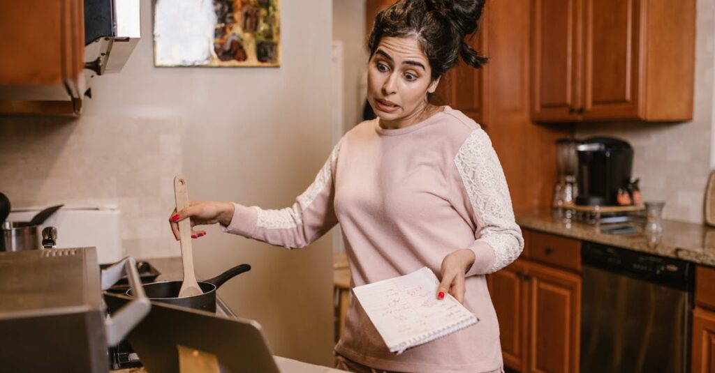 介護資格講座を受講する人が時間管理や学習モチベーションを維持している様子