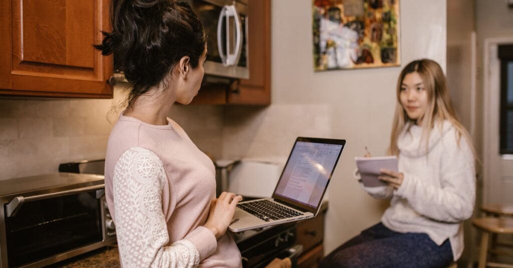 学習中にモチベーションを高める工夫がされたオンライン講座の風景