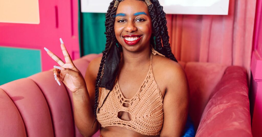 スキンケア資格を取得して自信を持つ介護職の女性のイメージ