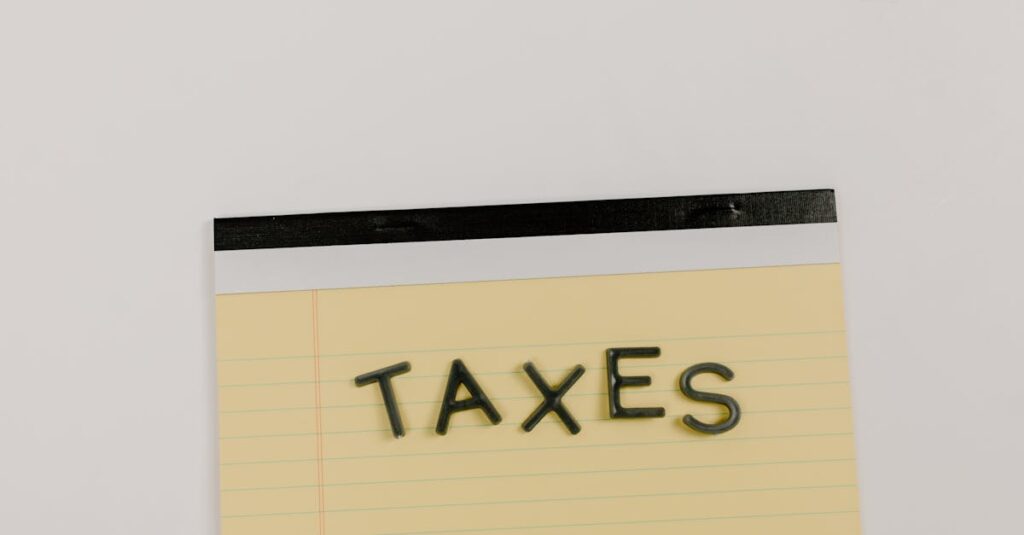 オンライン個別指導サービスの料金とサービス内容を比較検討している親子のイメージ。料金以上の価値を見極めている様子