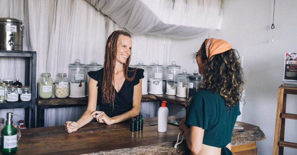 地域密着の介護施設と全国展開の介護事業者で働くスタイルの違いを比較する様子