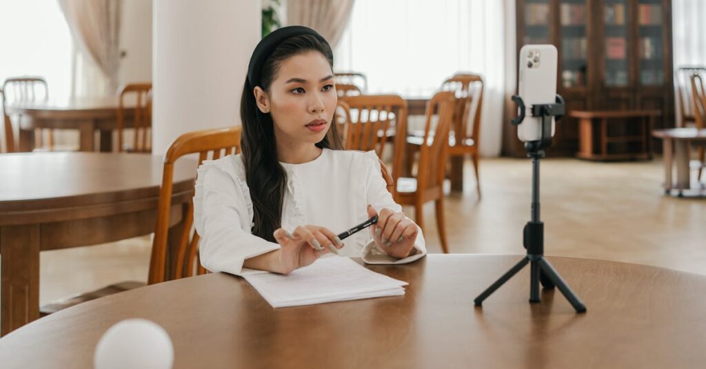 通信講座で受講者が講師に質問やサポートを受けている様子