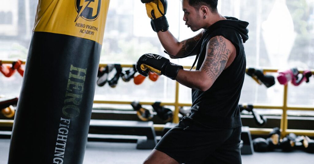 ファイナンシャルアカデミーの外観と講義風景の写真