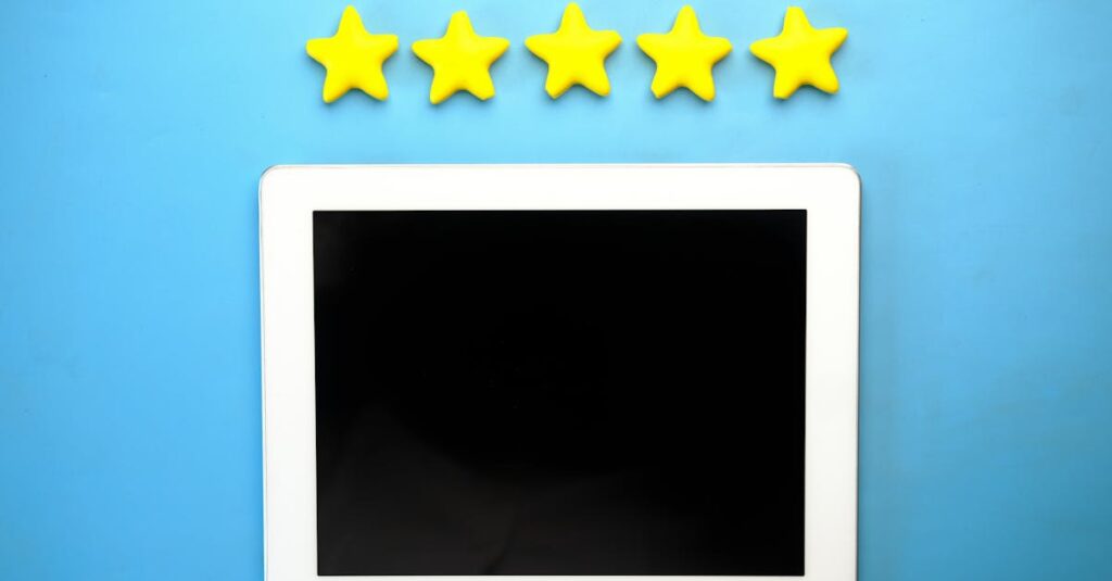 給湯器修理サービスに満足する顧客の声を集めたイメージ