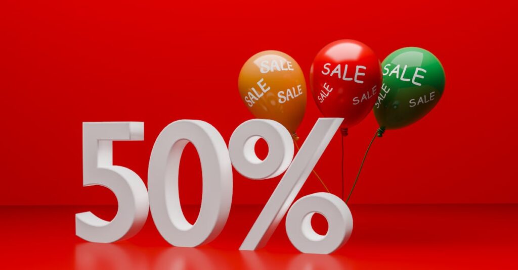 ハウスクリーニングの割引クーポンやキャンペーン情報をチェックしているスマホ画面