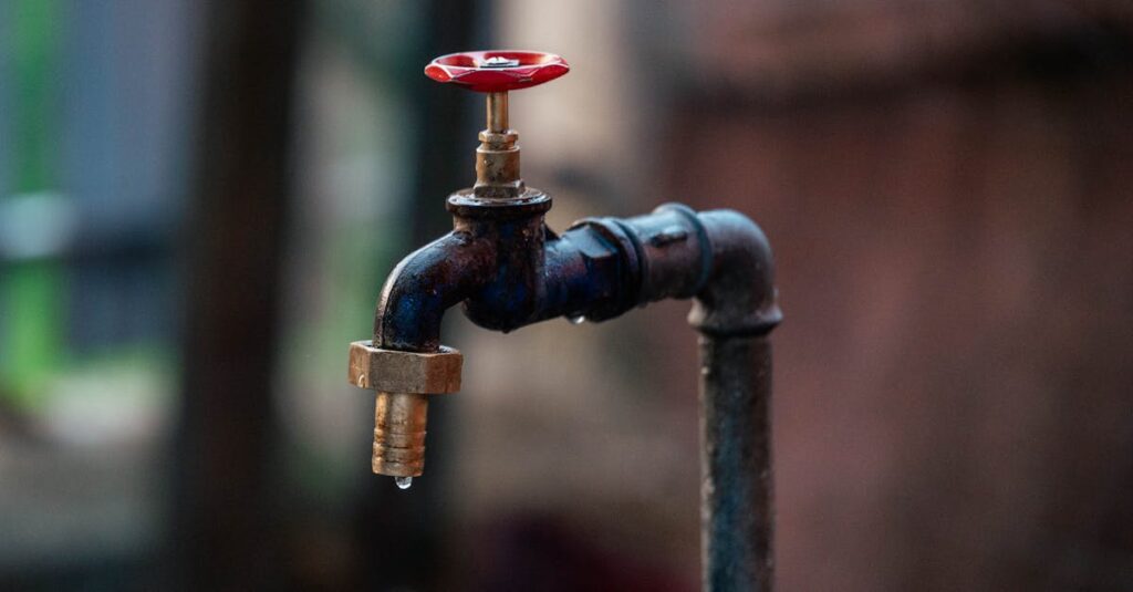 蛇口からぬるいお湯しか出ない状況を示す写真