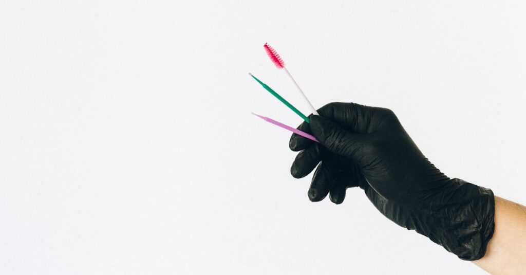 家庭では使えない高圧洗浄機や業務用洗剤など、プロのハウスクリーニングに使用される専門機材の紹介