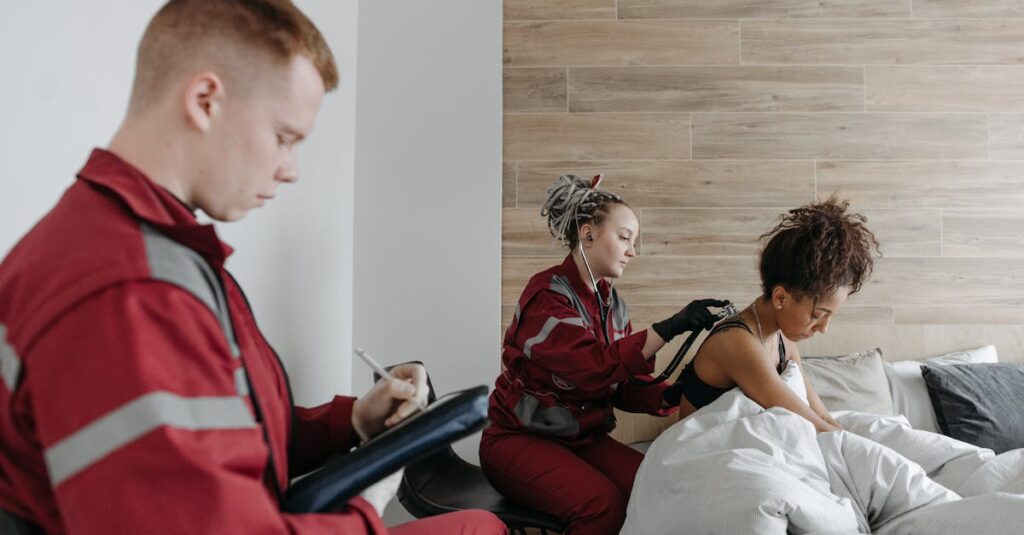 給湯器トラブルに即日で対応する作業員のイメージ写真