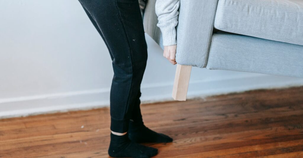 引っ越し前や大掃除のタイミングでハウスクリーニングを依頼している様子