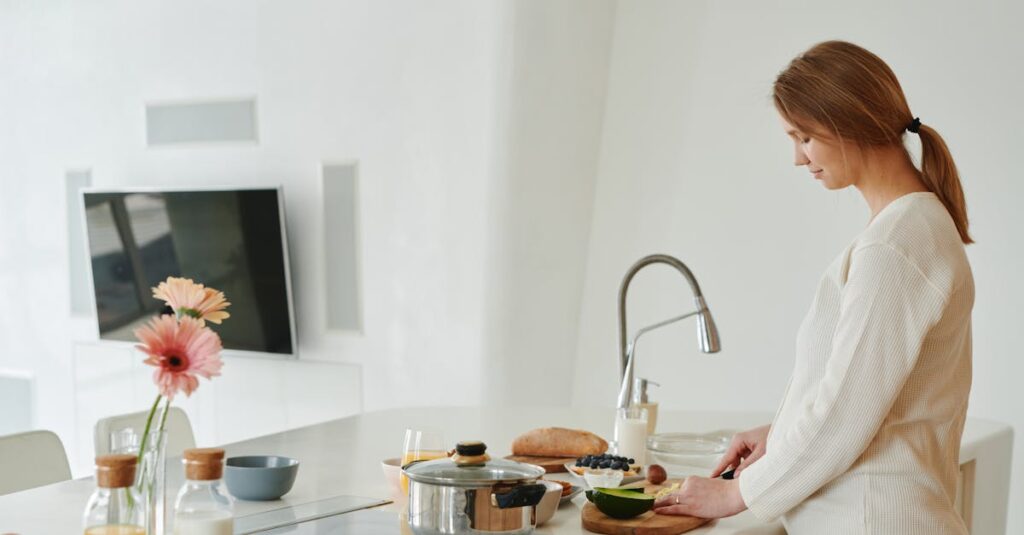 ハウスクリーニングで清潔に保たれた住まいで健康的に暮らす家族の様子