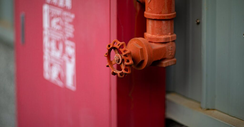 給湯器緊急対応を行うお湯が出ない.comのサービス現場