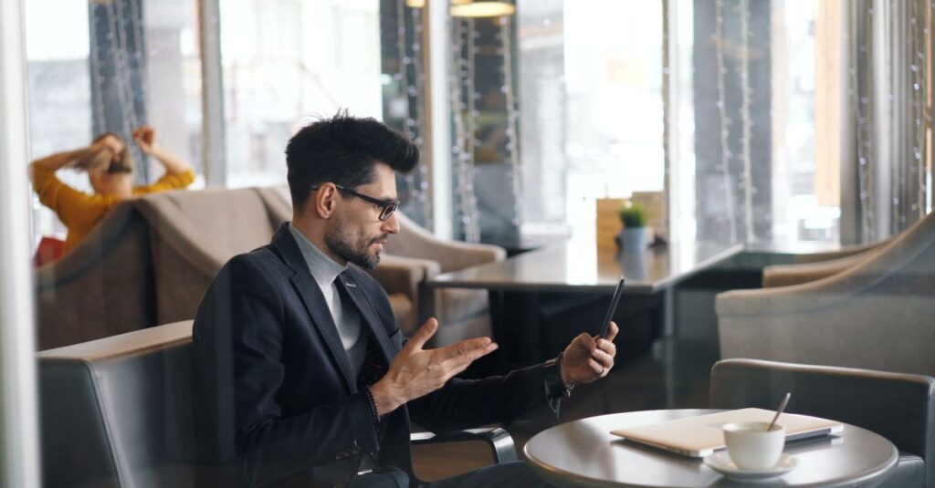 携帯ブラックでも契約可能なネット回線のサービス比較表(審査の有無・支払い方法・特徴など)